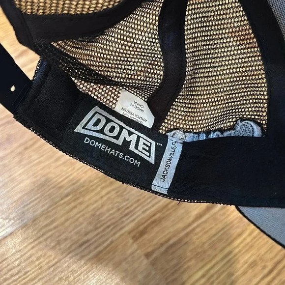 Premium Cap Hat Raised Rowdy Crowned Heads Black / Red Mesh Snapback adjustable - Picture 7 of 8